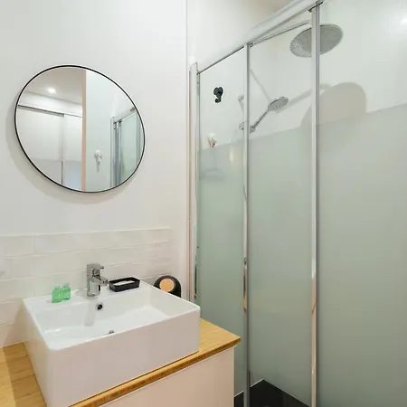 Apartment Hapetenia - Exotique Et Familial - Parking, Wifi & Netflix *