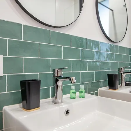 Hapetenia - Exotique Et Familial - Parking, Wifi & Netflix Apartment
